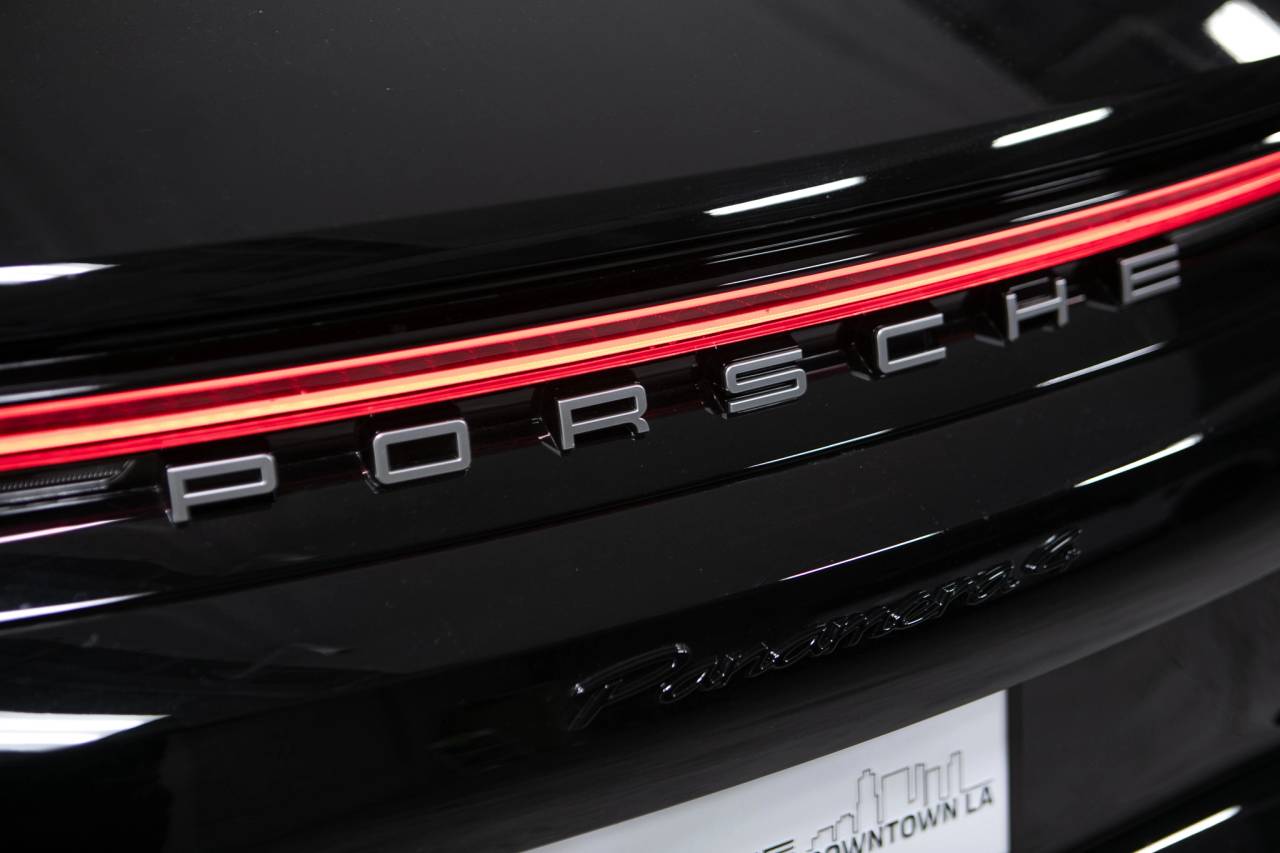 Thumbnail: 2026 Porsche Panamera - 16