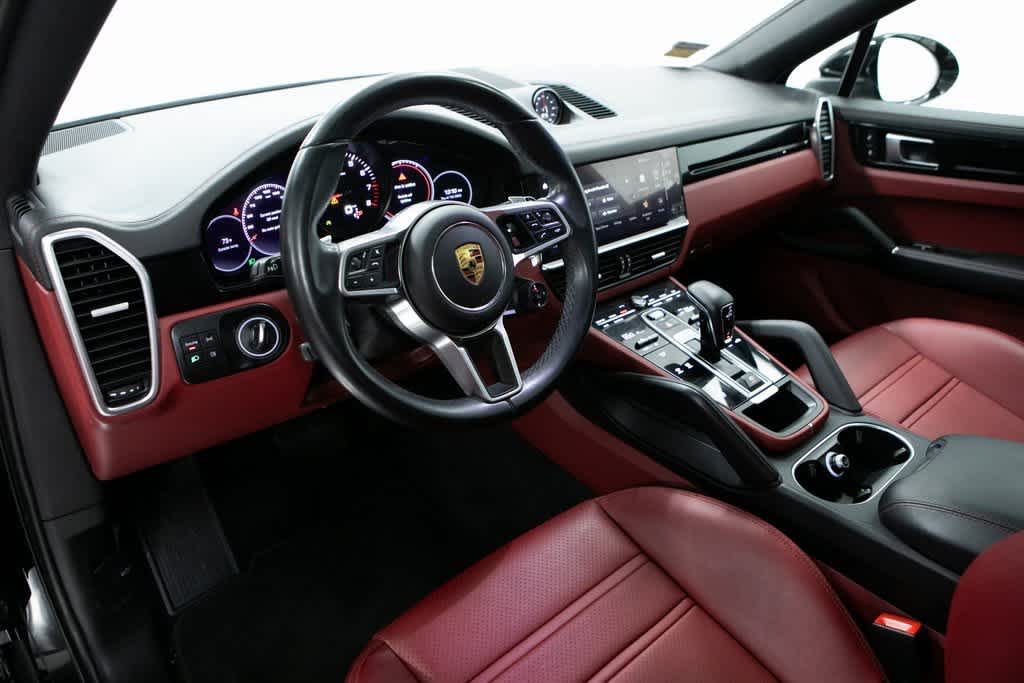 Thumbnail: 2022 Porsche Cayenne - 4