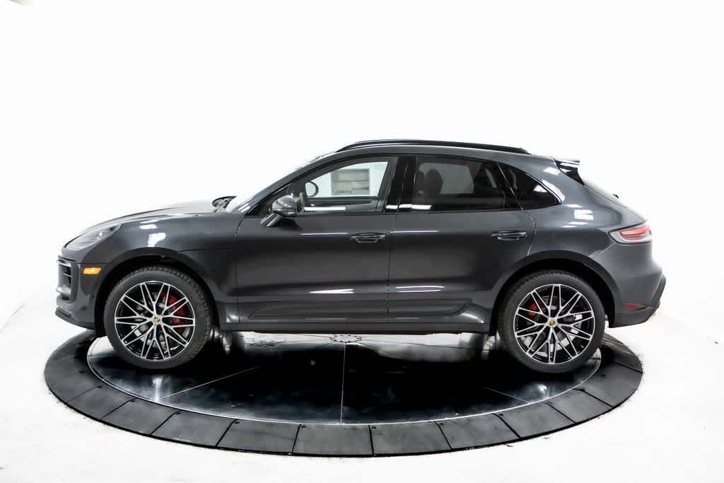 Thumbnail: 2025 Porsche Macan - 2