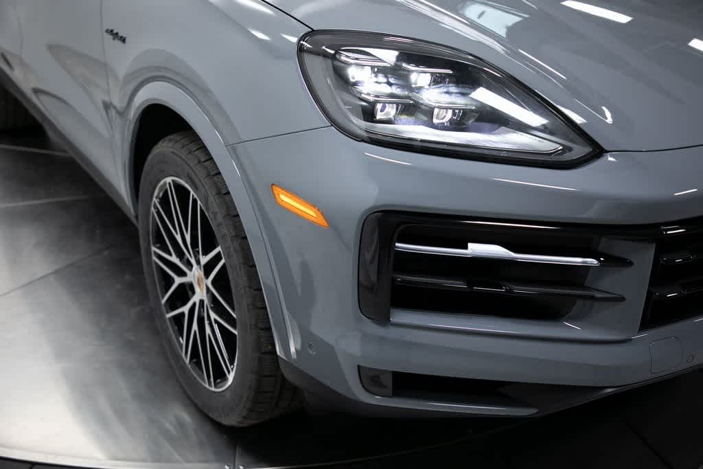 Thumbnail: 2025 Porsche  - 12