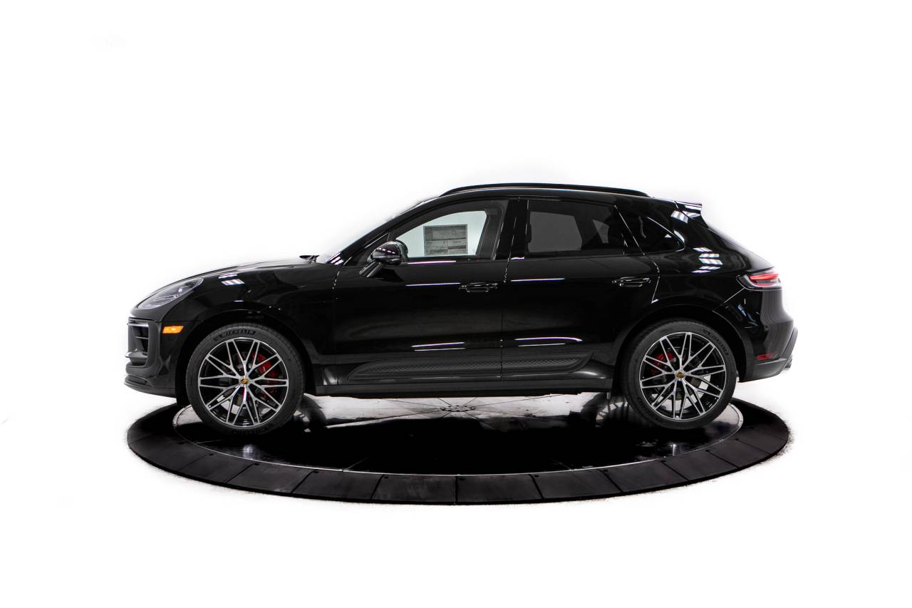 Thumbnail: 2026 Porsche Macan - 2