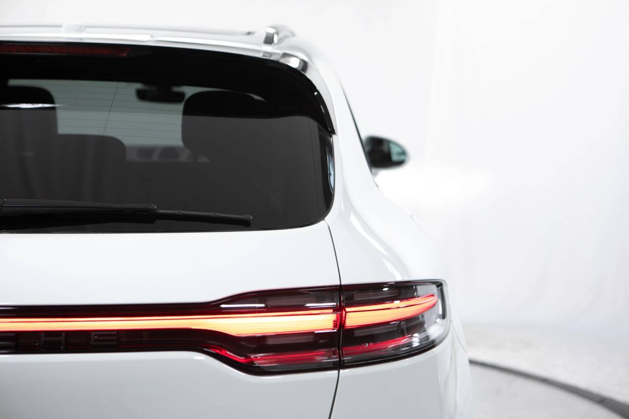 Thumbnail: 2026 Porsche Macan - 18