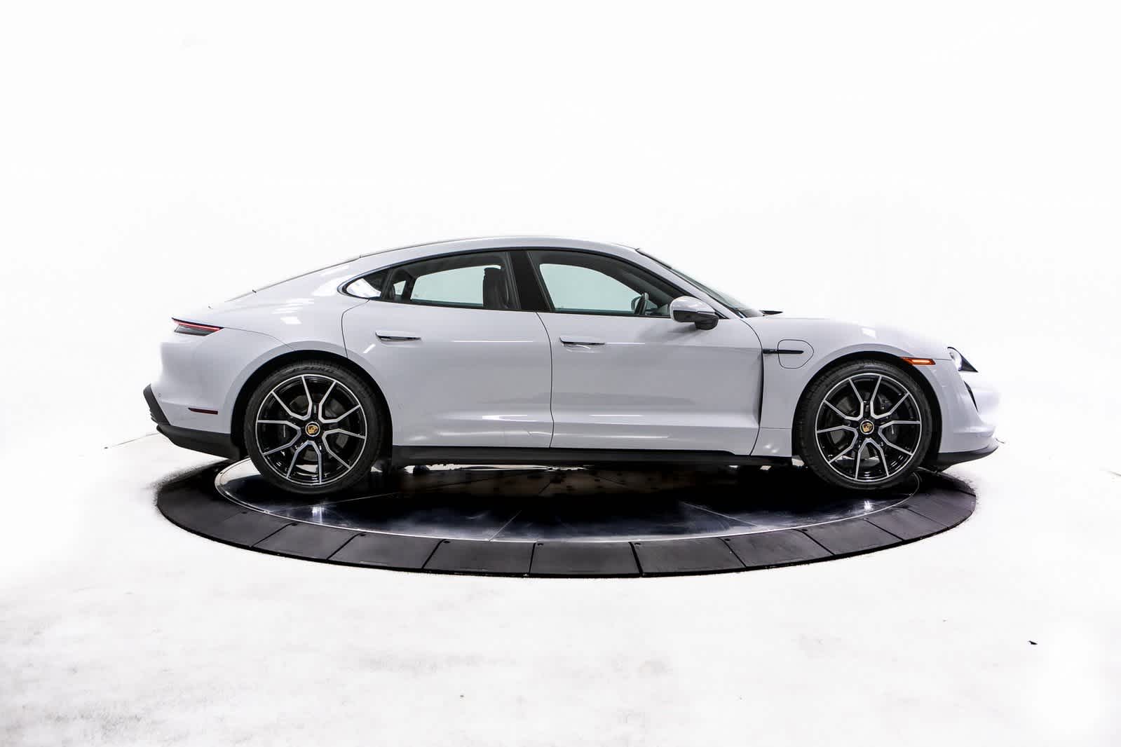 Thumbnail: 2024 Porsche Taycan - 8