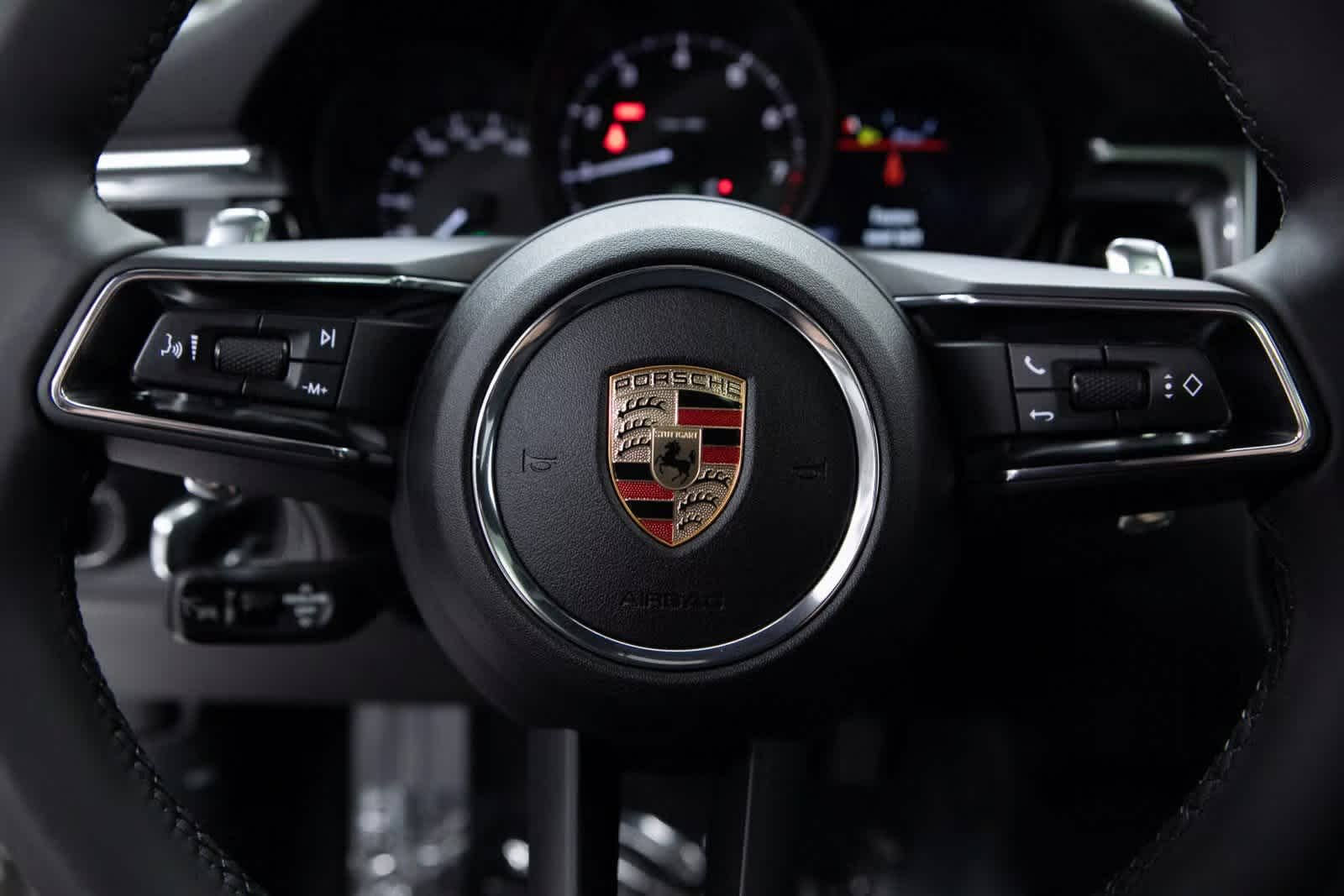 Thumbnail: 2025 Porsche Macan - 14