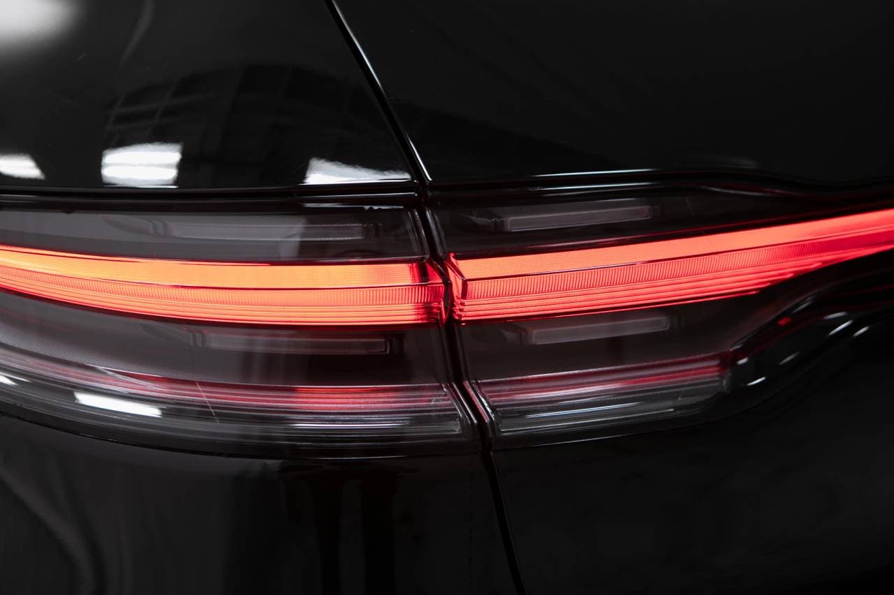 Thumbnail: 2026 Porsche Macan - 16