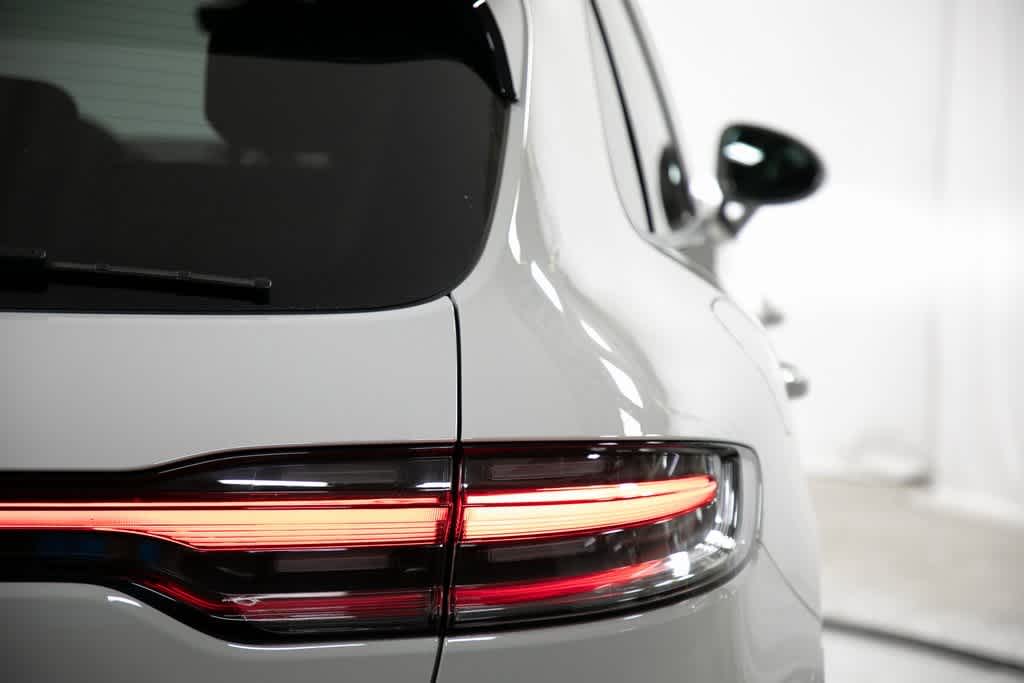 Thumbnail: 2025 Porsche Macan - 39
