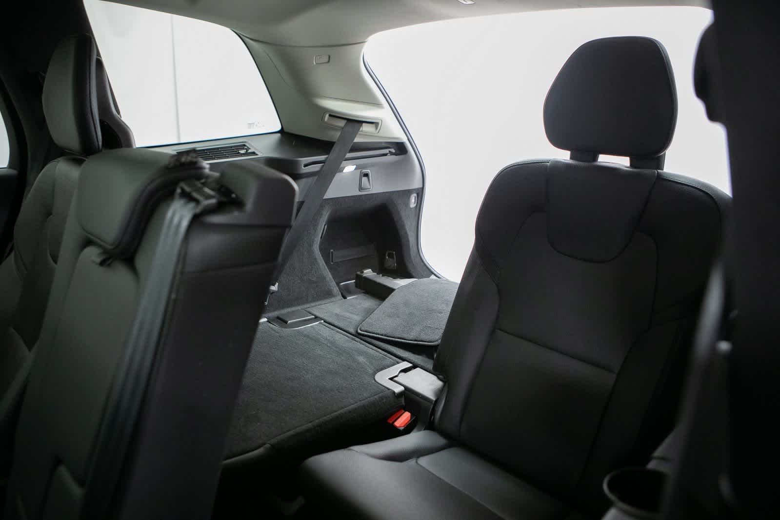 Thumbnail: 2022 Volvo XC90 - 31