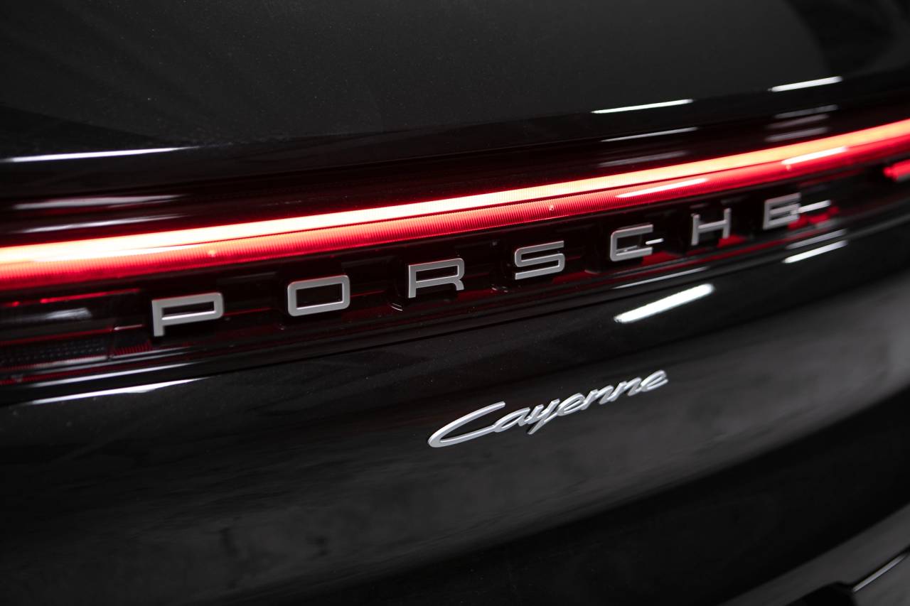 Thumbnail: 2026 Porsche Cayenne - 16