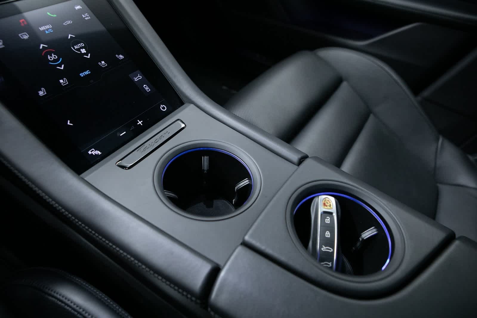 Thumbnail: 2022 Porsche Taycan - 23