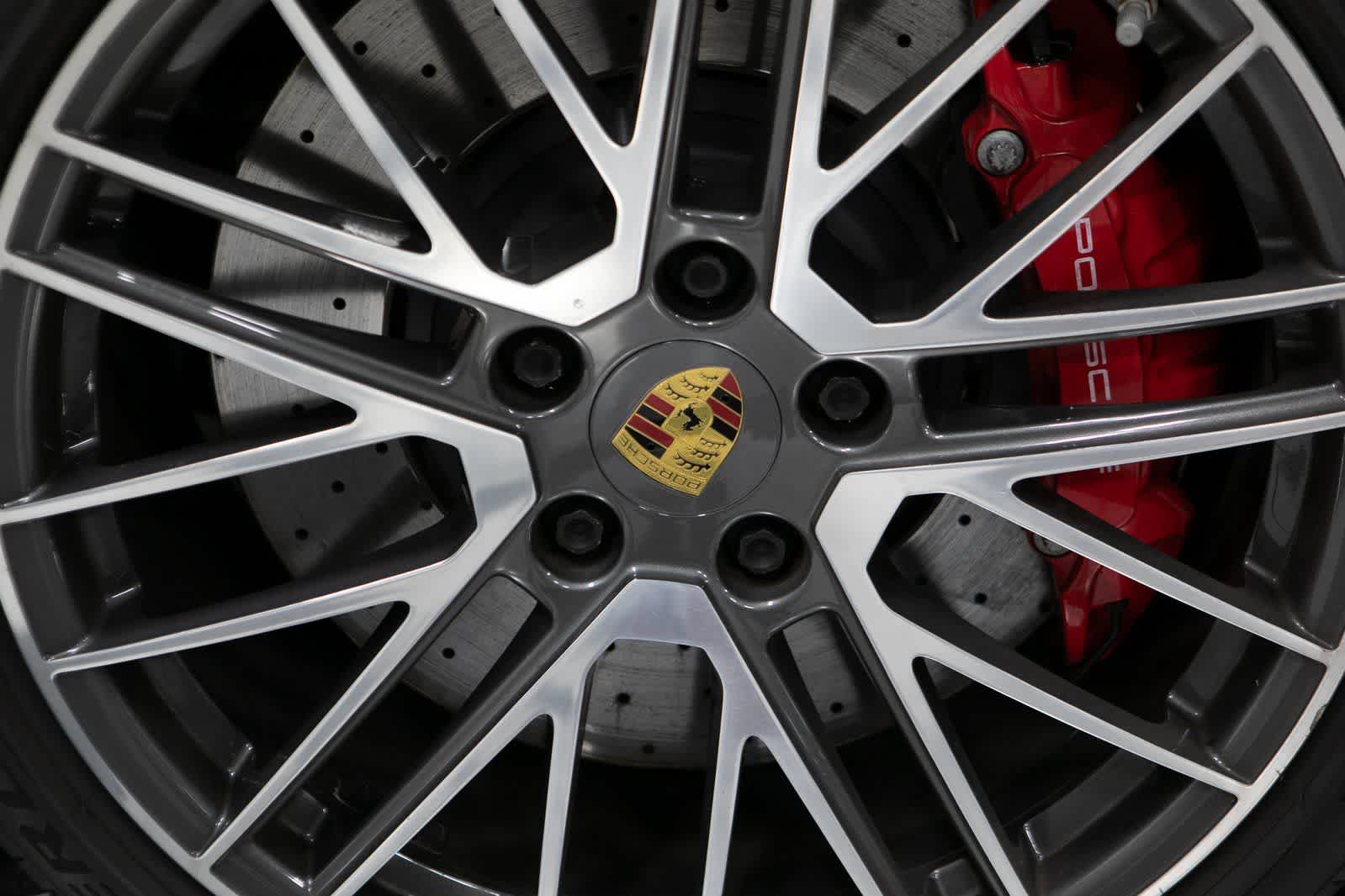 Thumbnail: 2021 Porsche 911 - 11