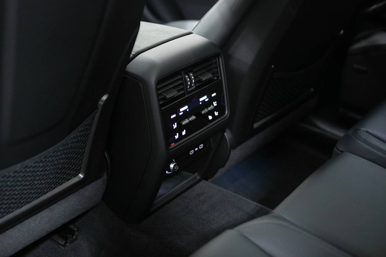 Thumbnail: 2026 Porsche Cayenne - 37