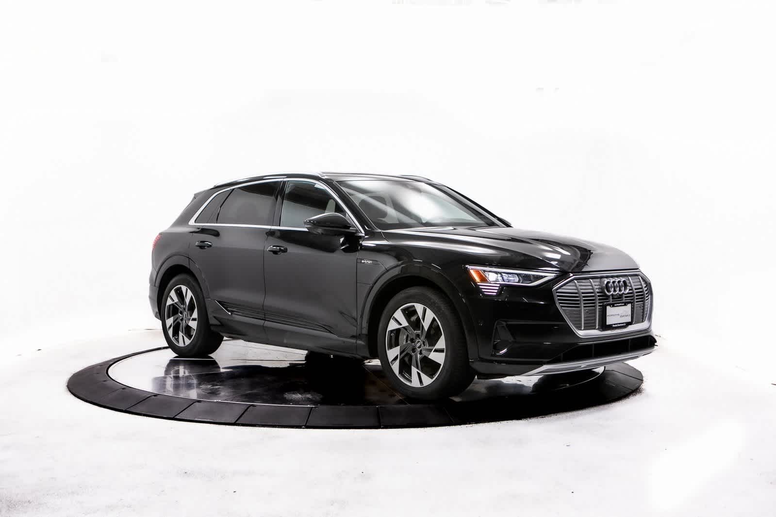 Thumbnail: 2022 Audi e-tron - 9