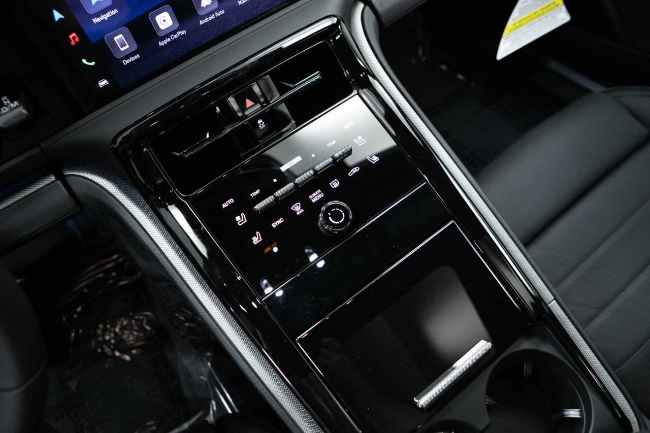 Thumbnail: 2026 Porsche Panamera - 29