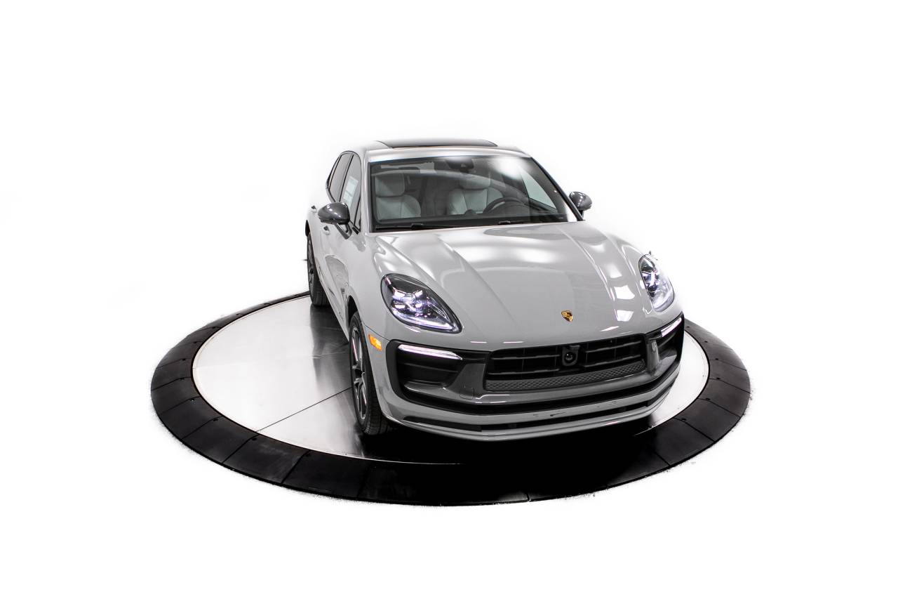 Thumbnail: 2026 Porsche Macan - 19