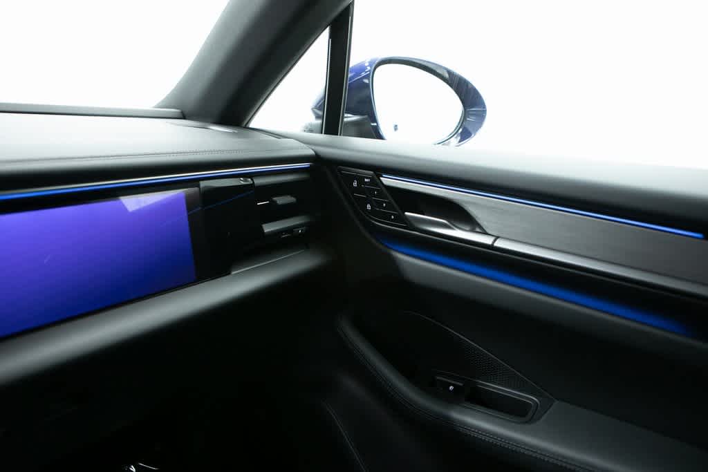 Thumbnail: 2025 Porsche Macan - 29