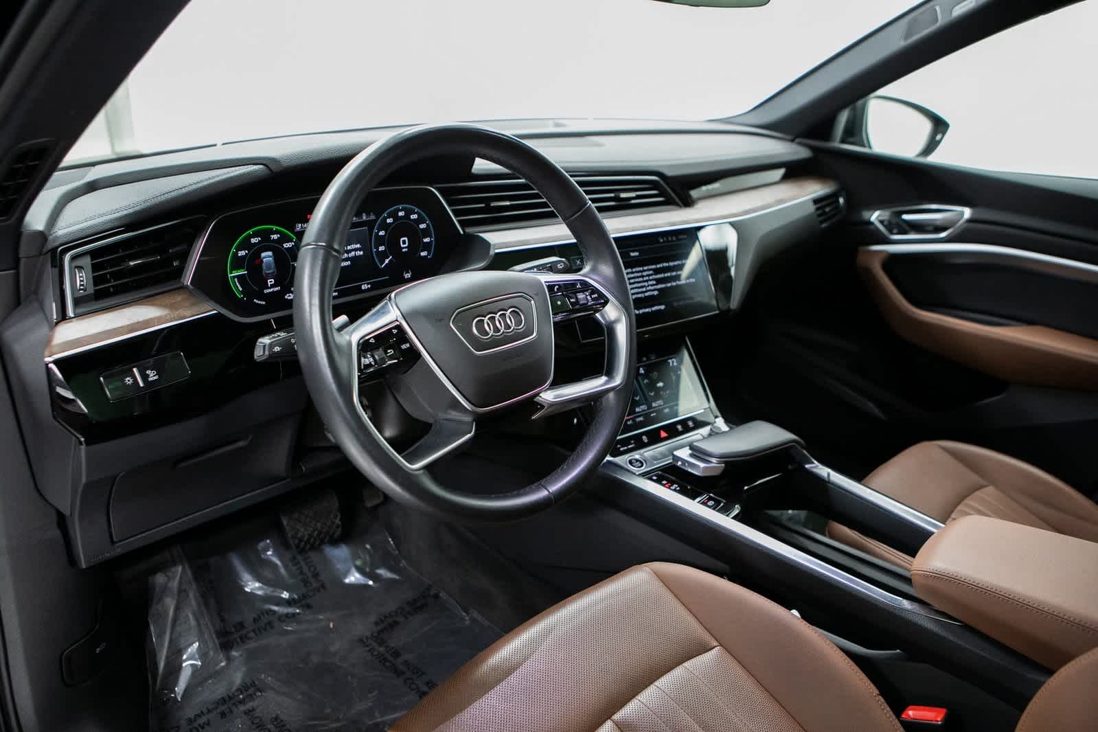 Thumbnail: 2022 Audi e-tron - 4