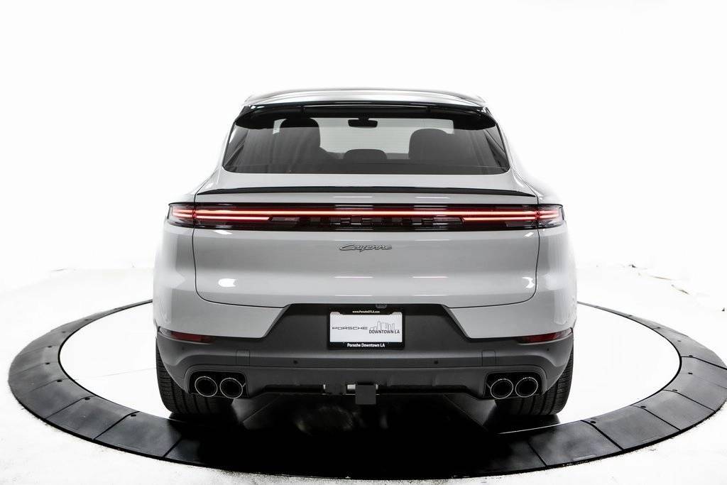 Thumbnail: 2025 Porsche  - 6