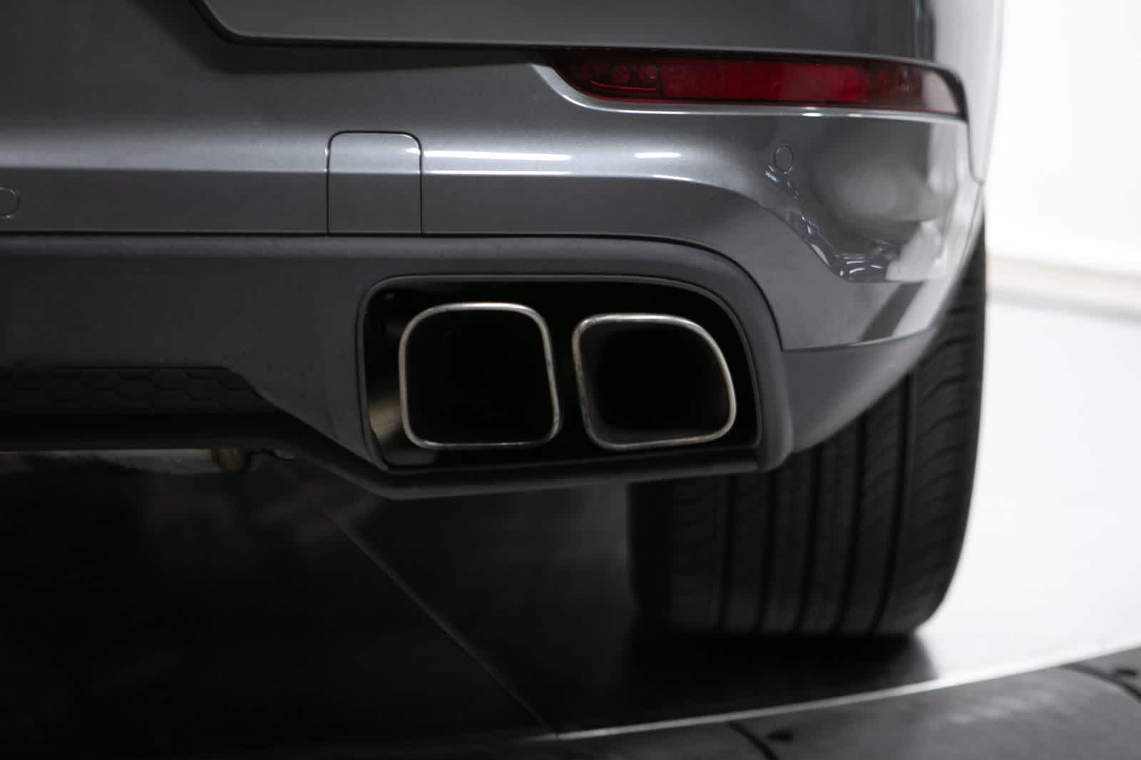 Thumbnail: 2022 Porsche Cayenne - 20