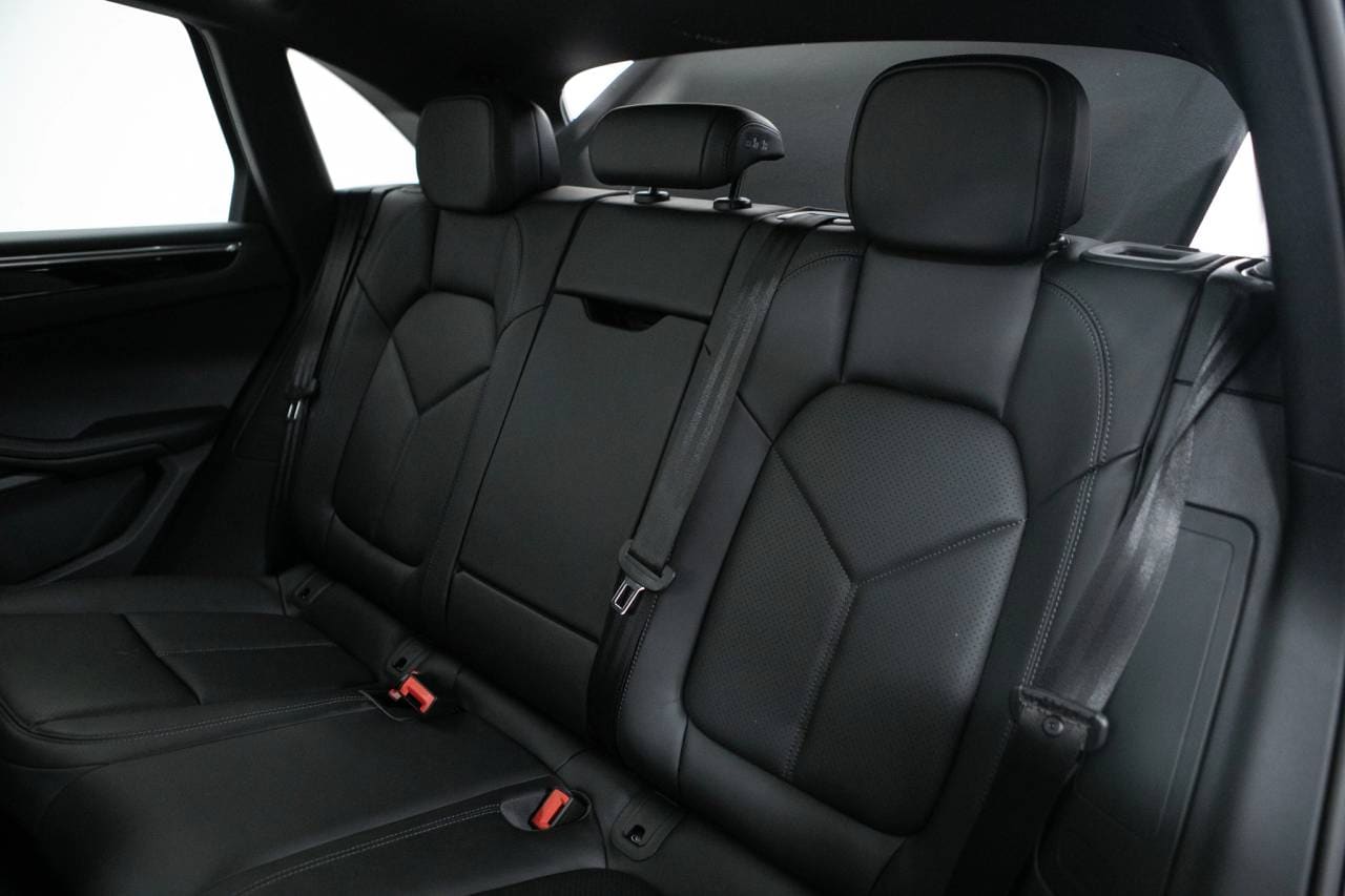 Thumbnail: 2026 Porsche Macan - 36