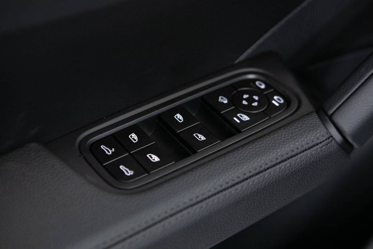 Thumbnail: 2026 Porsche  - 26