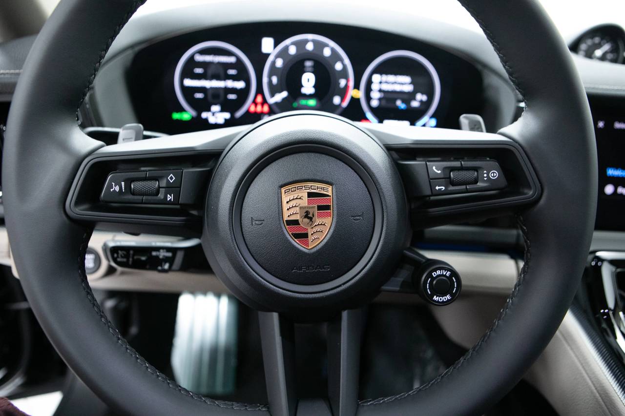 Thumbnail: 2026 Porsche Panamera - 21