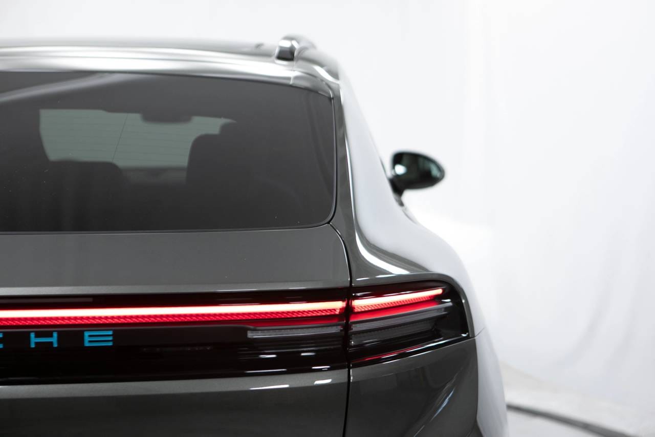 Thumbnail: 2026 Porsche Macan - 18