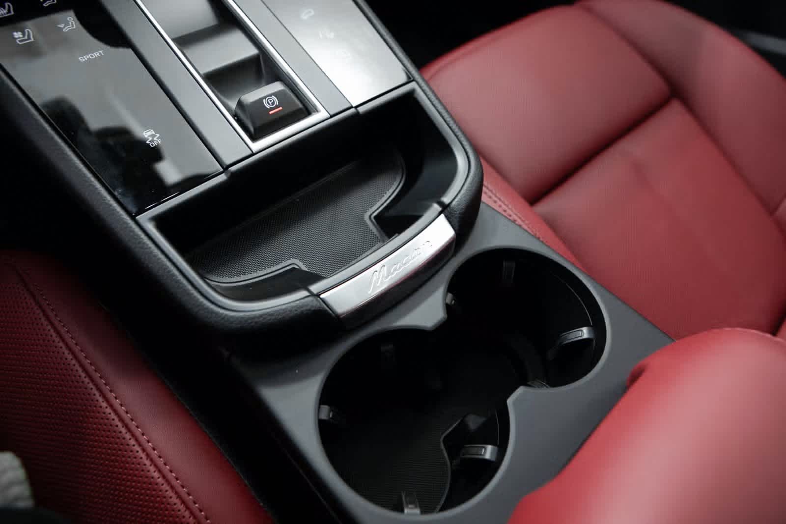 Thumbnail: 2025 Porsche Macan - 26