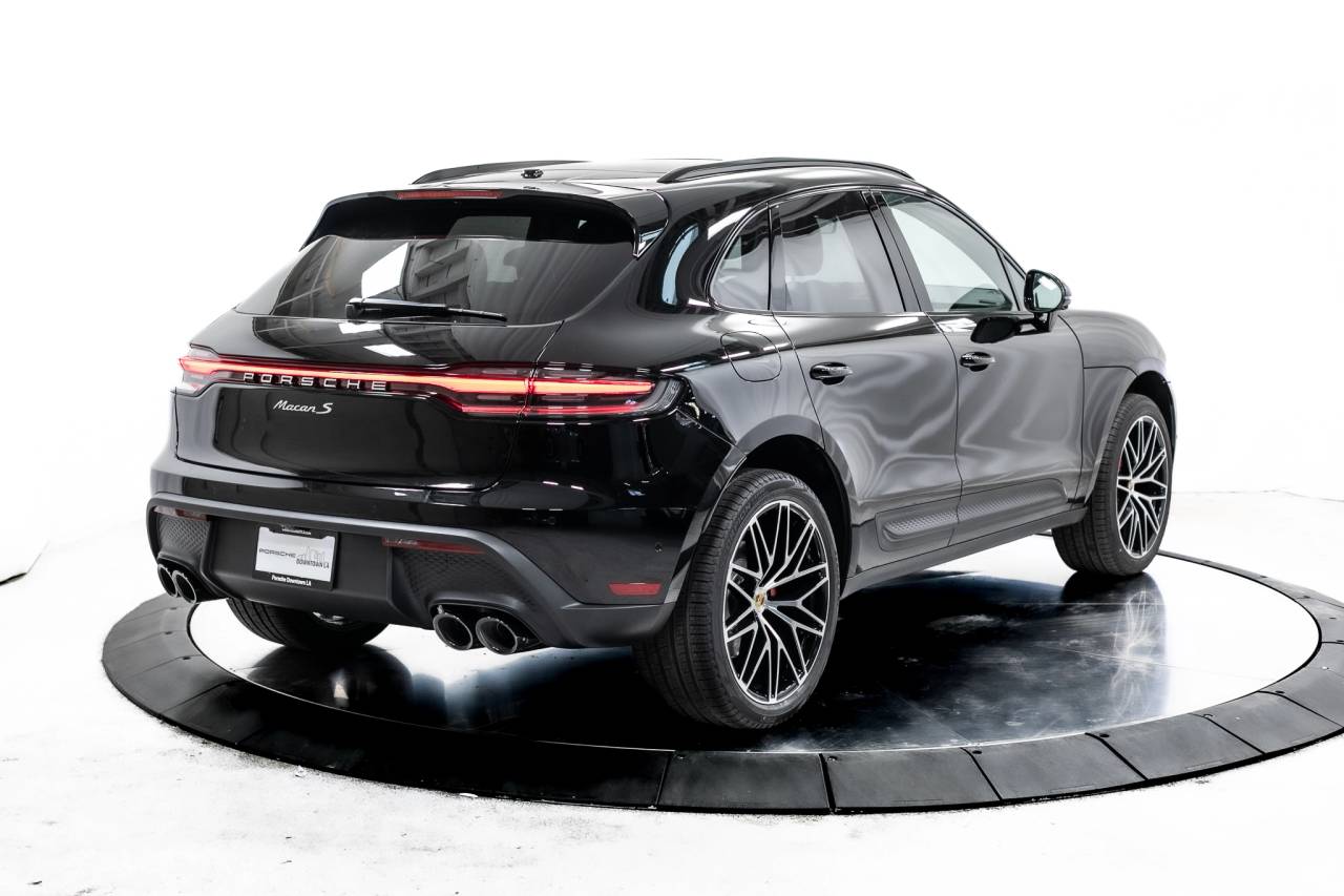 Thumbnail: 2025 Porsche Macan - 5