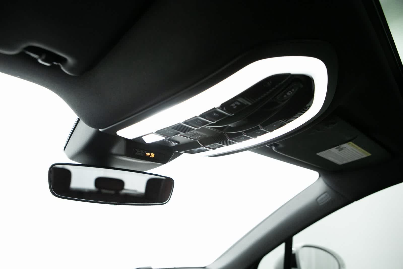 Thumbnail: 2024 Porsche Macan - 26