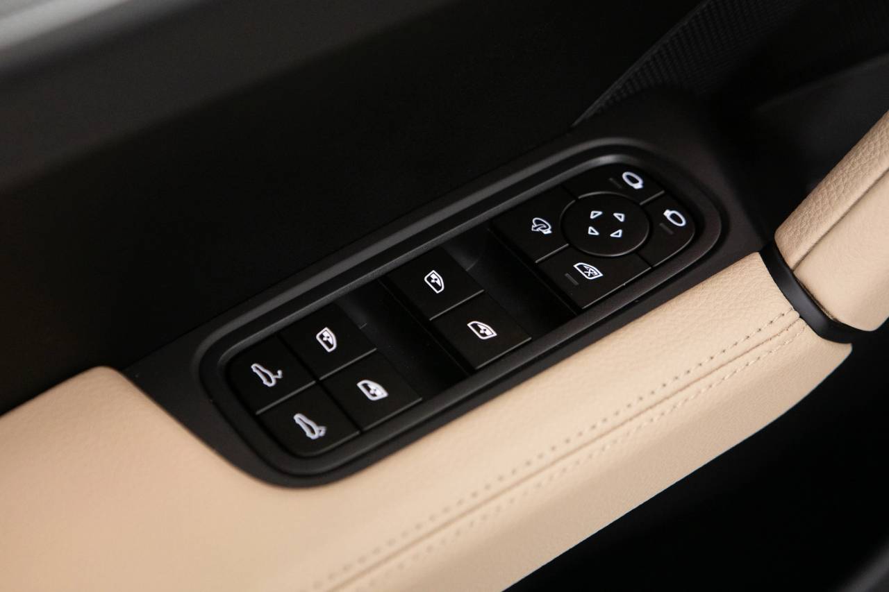 Thumbnail: 2026 Porsche Cayenne - 26