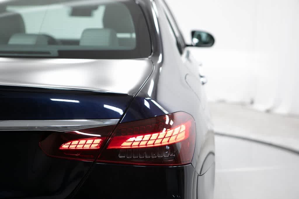 Thumbnail: 2022 Mercedes-Benz E-Class - 35