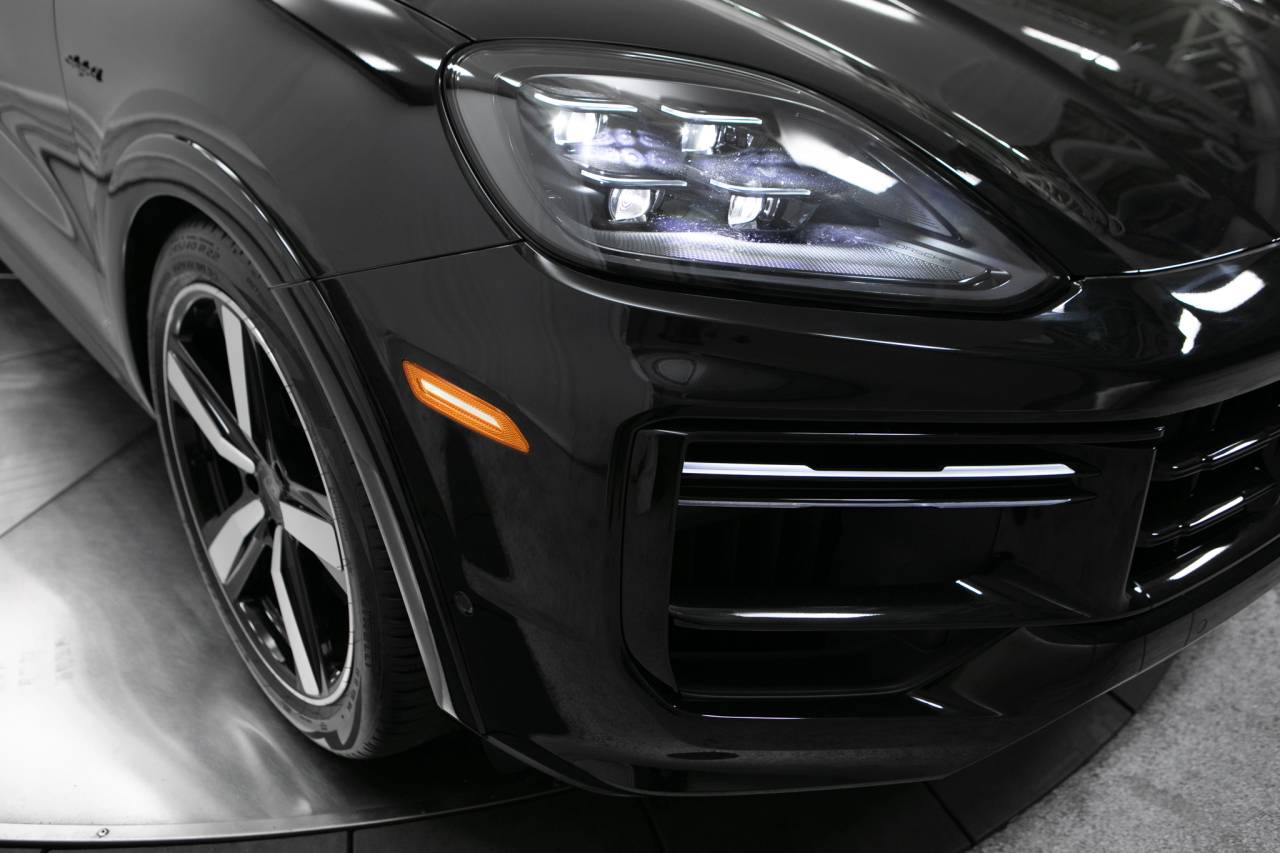 Thumbnail: 2026 Porsche Cayenne - 12