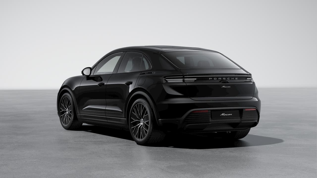 Thumbnail: 2026 Porsche Macan - 3