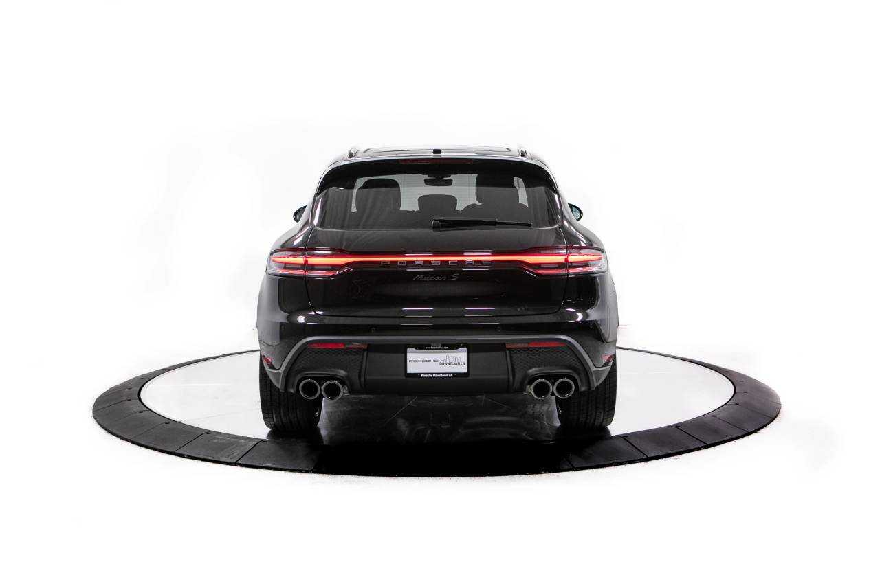 Thumbnail: 2026 Porsche Macan - 6