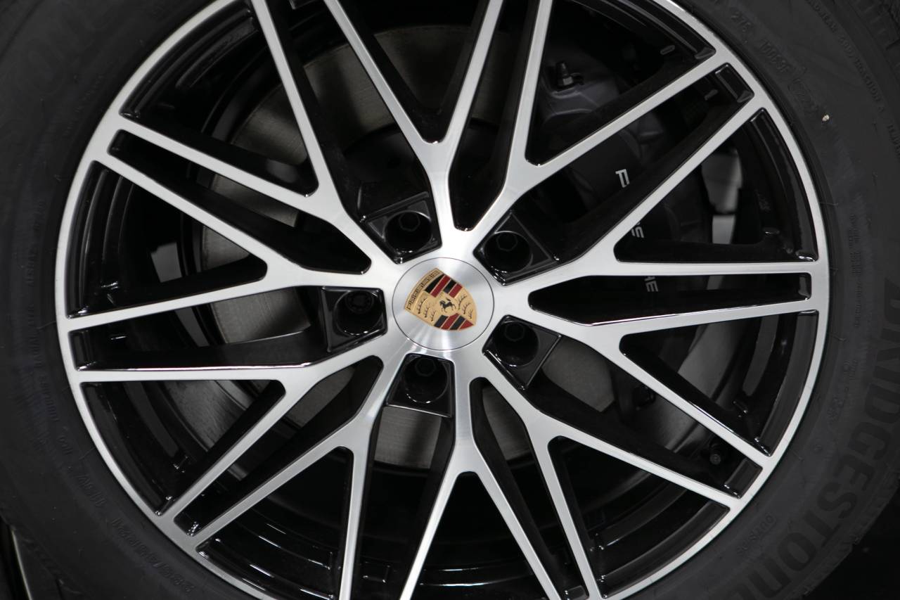 Thumbnail: 2026 Porsche Cayenne - 11