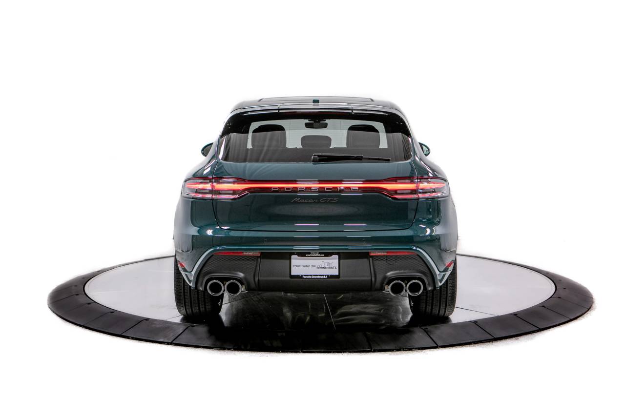 Thumbnail: 2026 Porsche Macan - 6