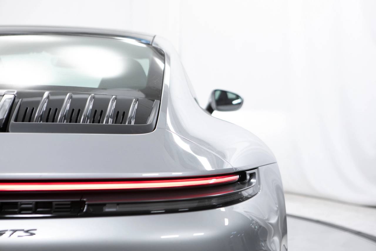 Thumbnail: 2026 Porsche 911 - 18