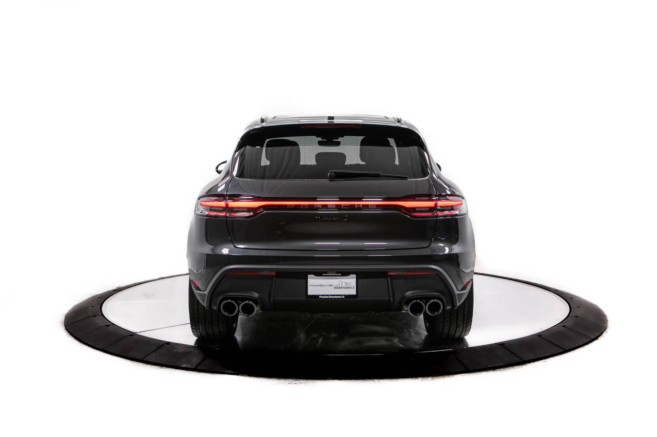Thumbnail: 2026 Porsche Macan - 6