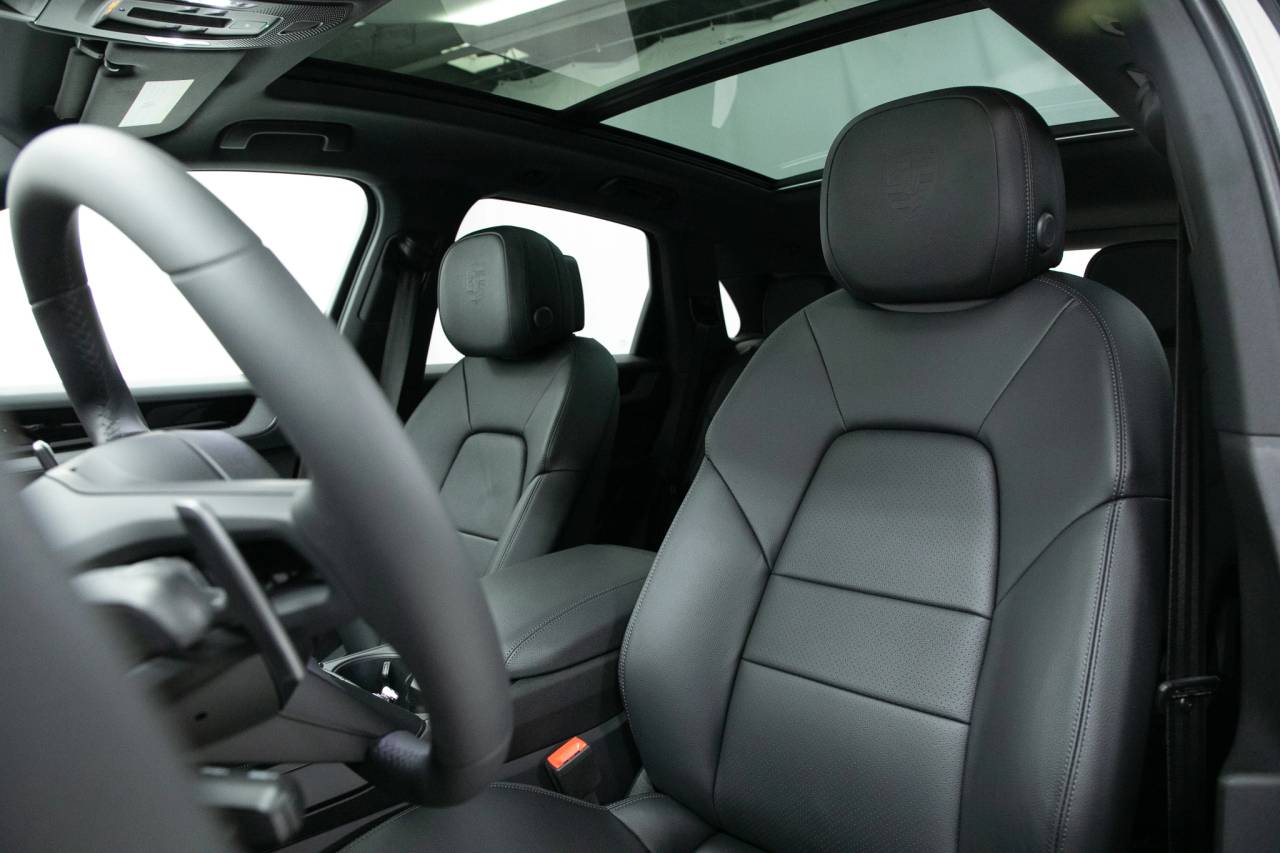 Thumbnail: 2025 Porsche Cayenne - 8