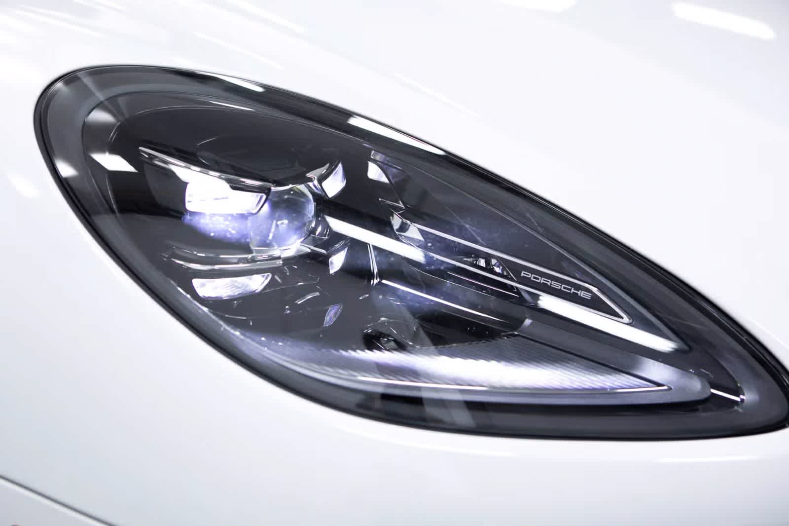 Thumbnail: 2026 Porsche Macan - 16