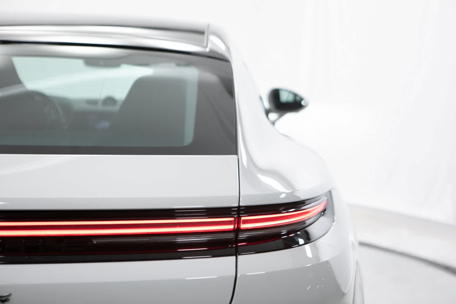 Thumbnail: 2025 Porsche Panamera - 38