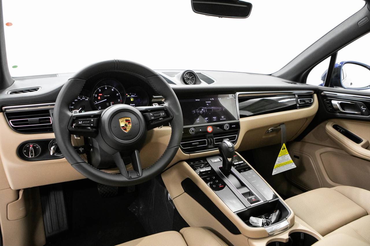 Thumbnail: 2026 Porsche Macan - 19