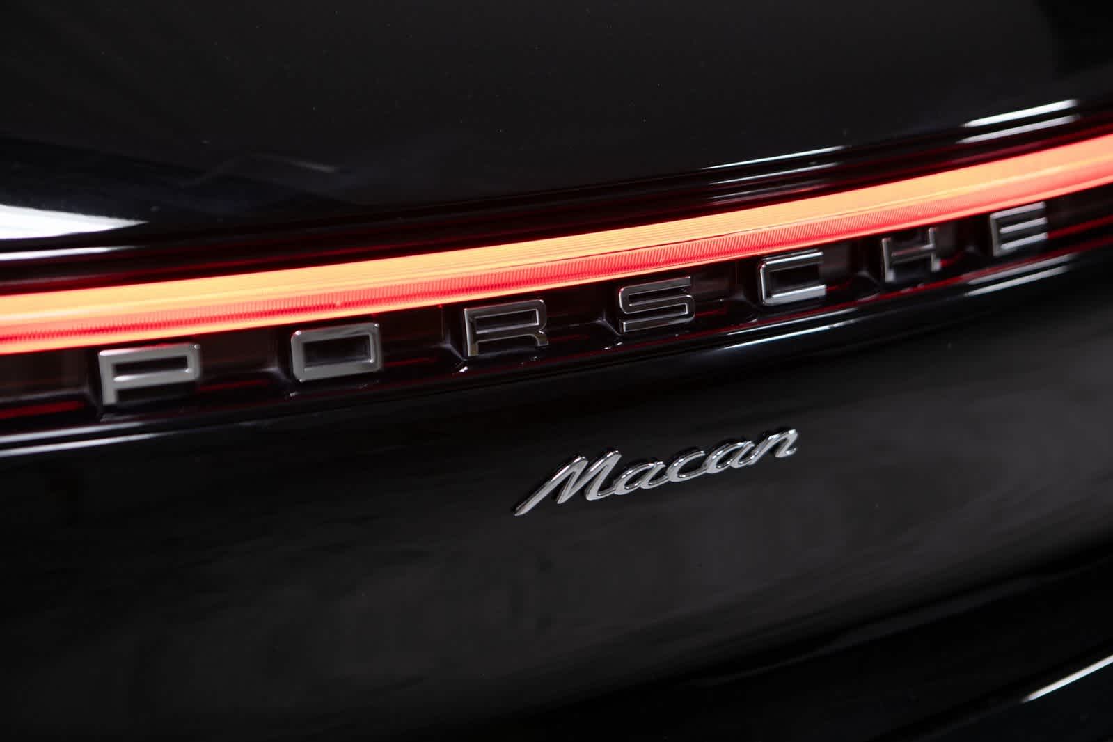 Thumbnail: 2023 Porsche Macan - 36