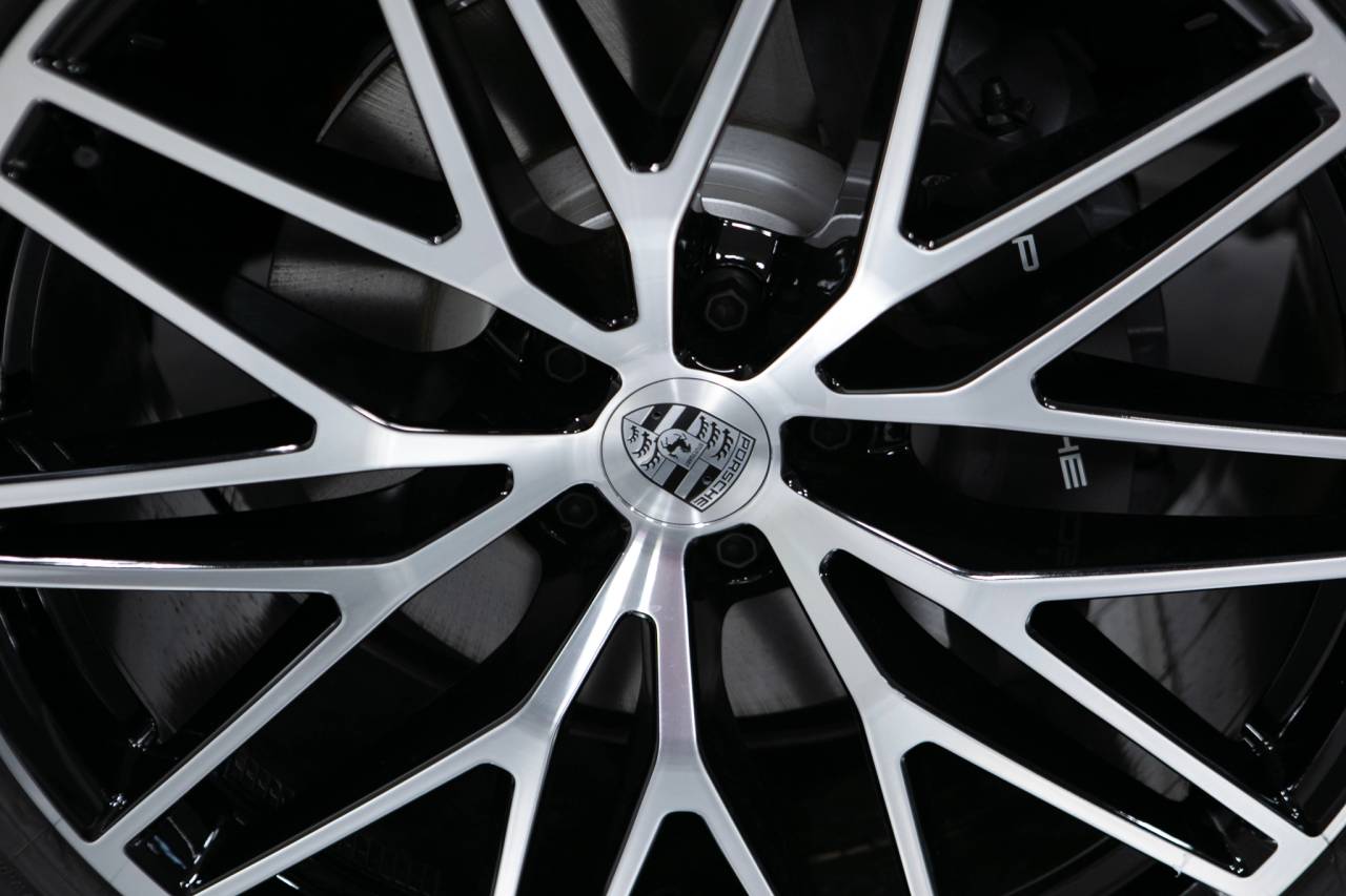 Thumbnail: 2026 Porsche Macan - 11