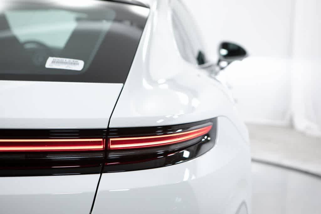 Thumbnail: 2025 Porsche Panamera - 37