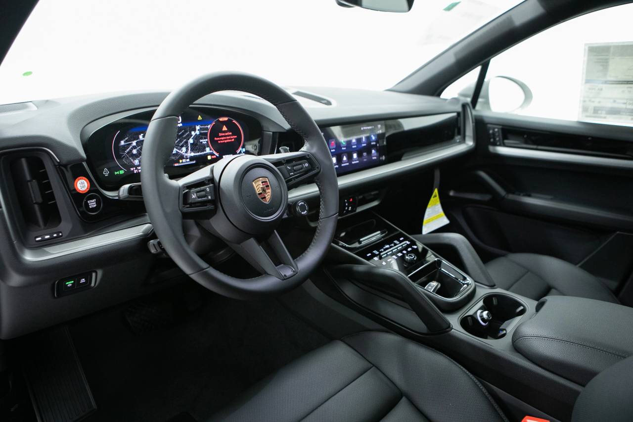 Thumbnail: 2026 Porsche Cayenne - 4