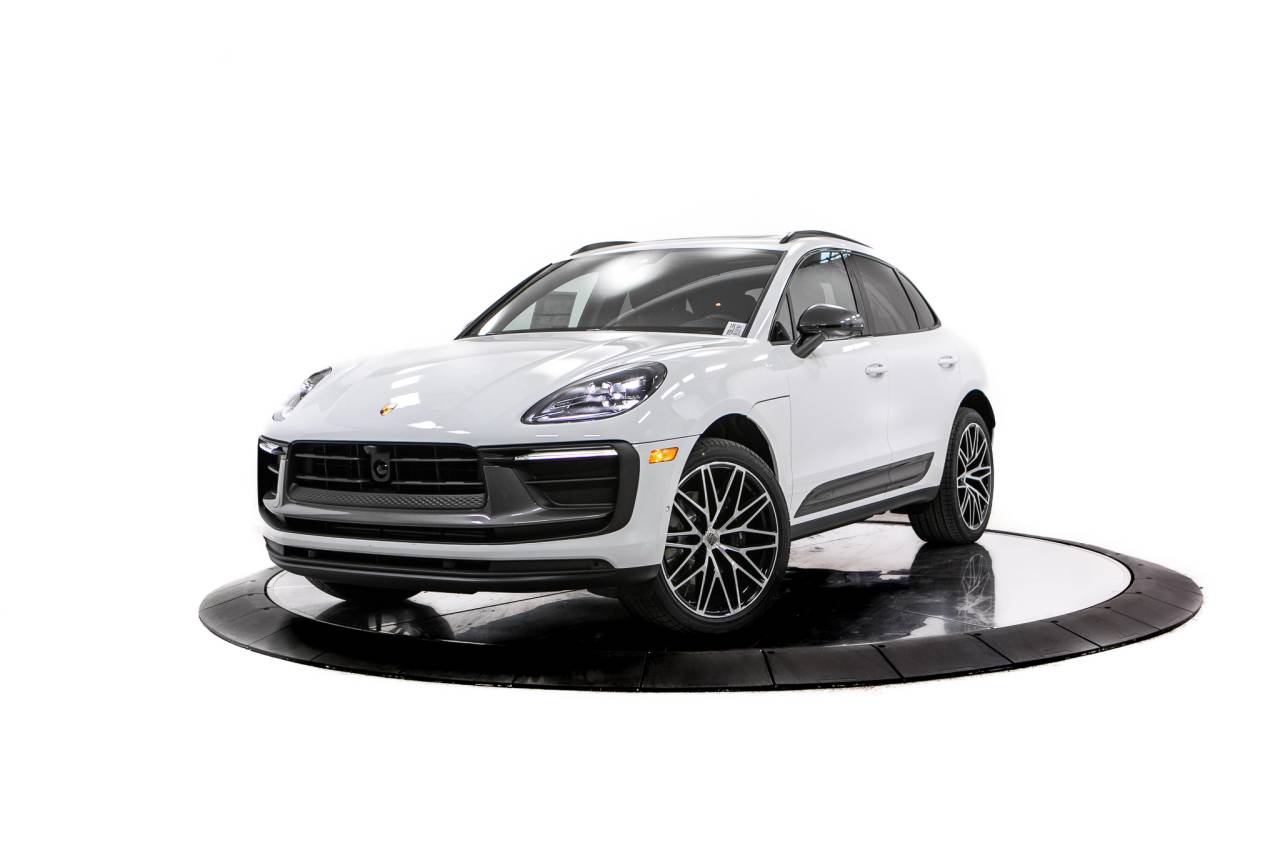 Thumbnail: 2026 Porsche Macan - 1
