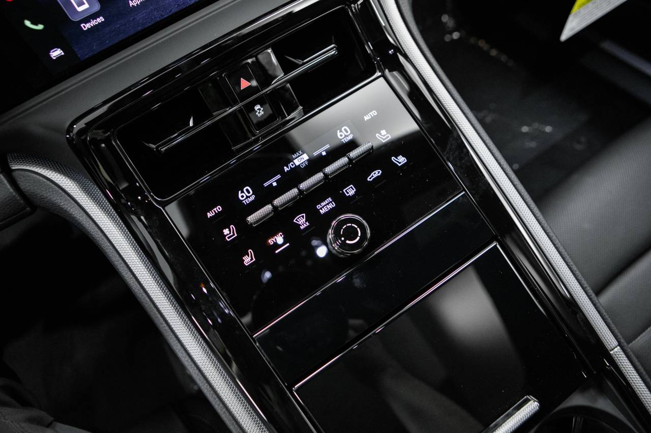 Thumbnail: 2026 Porsche Panamera - 28