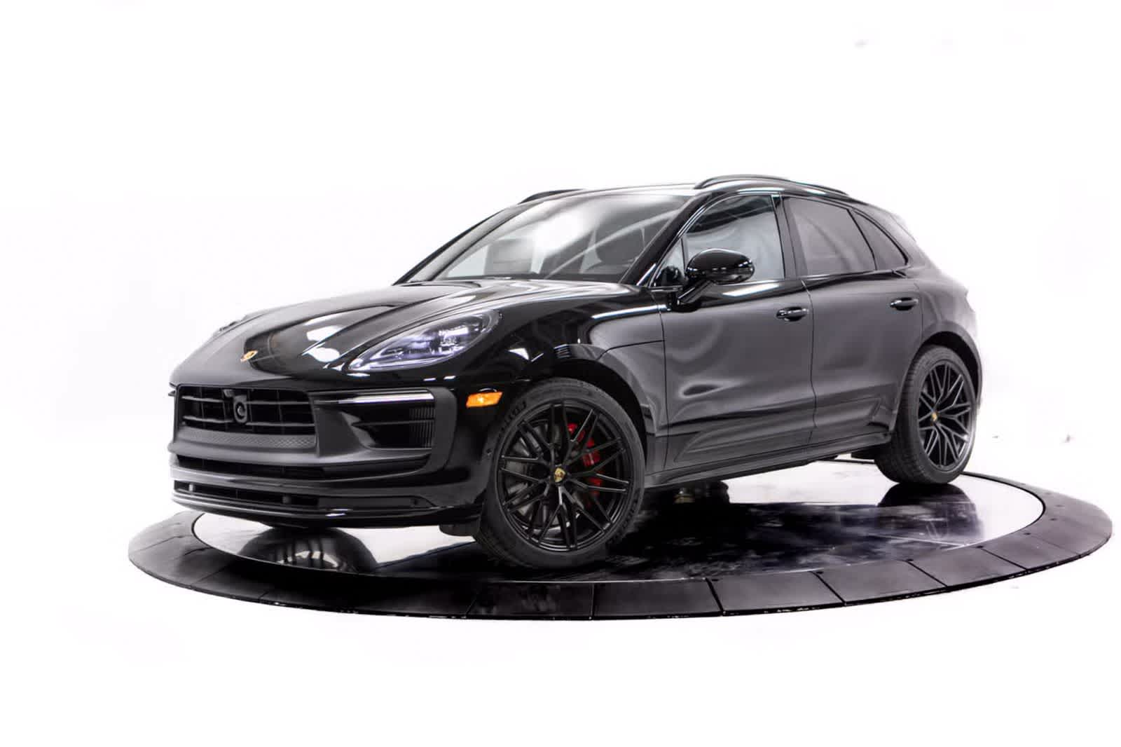 Thumbnail: 2026 Porsche Macan - 1