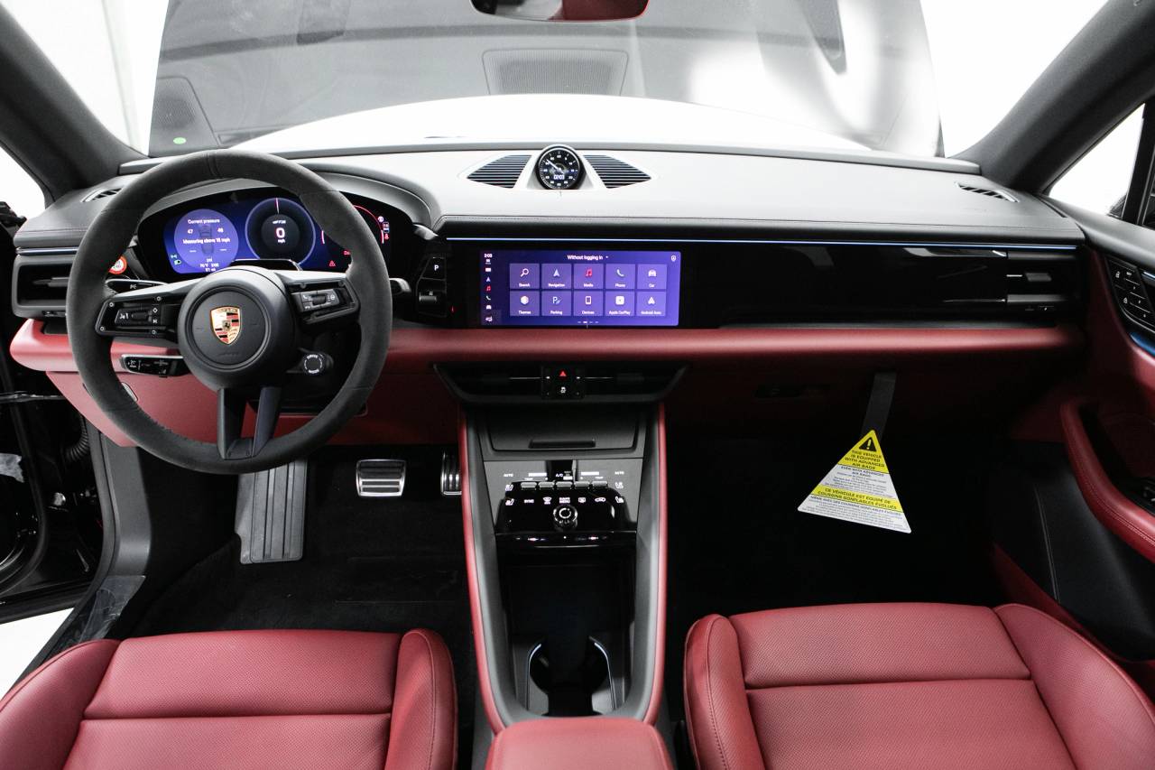 Thumbnail: 2026 Porsche Macan - 20